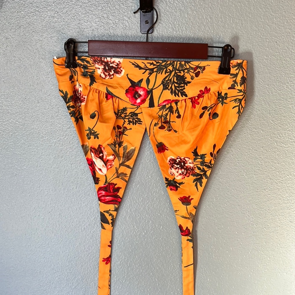 Zaful Floral Halter Crop Top